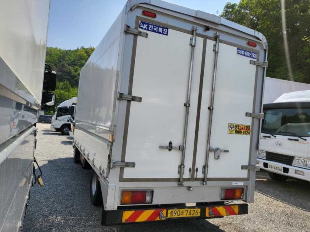 medium and large cargo truck - Vista 7