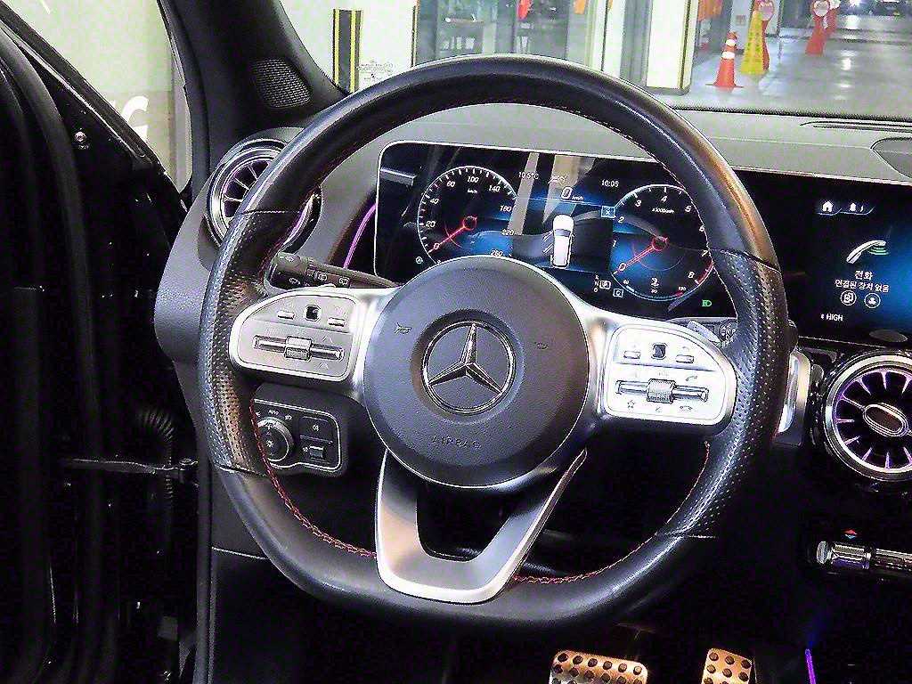 Mercedes Benz GLB Class - Vista 8