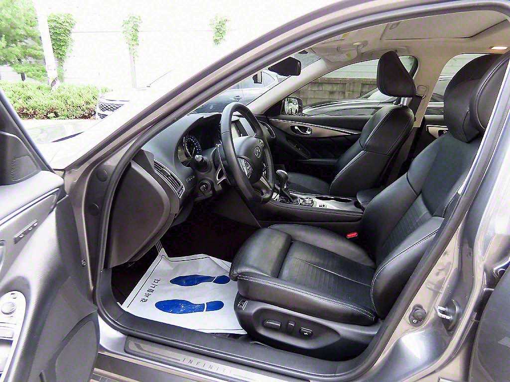 Infiniti Q - Vista 5