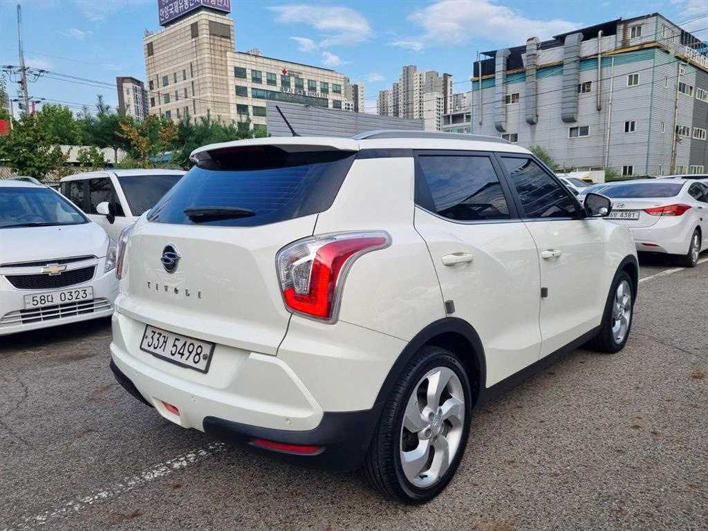 Ssangyong Tivoli - Vista 4