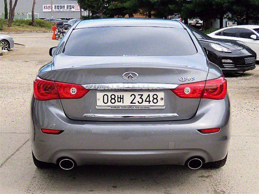 Infiniti Q - Vista 4