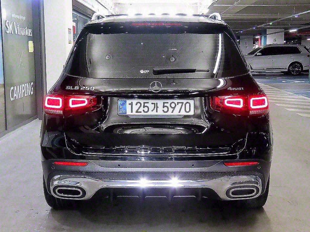 Mercedes Benz GLB Class - Vista 5