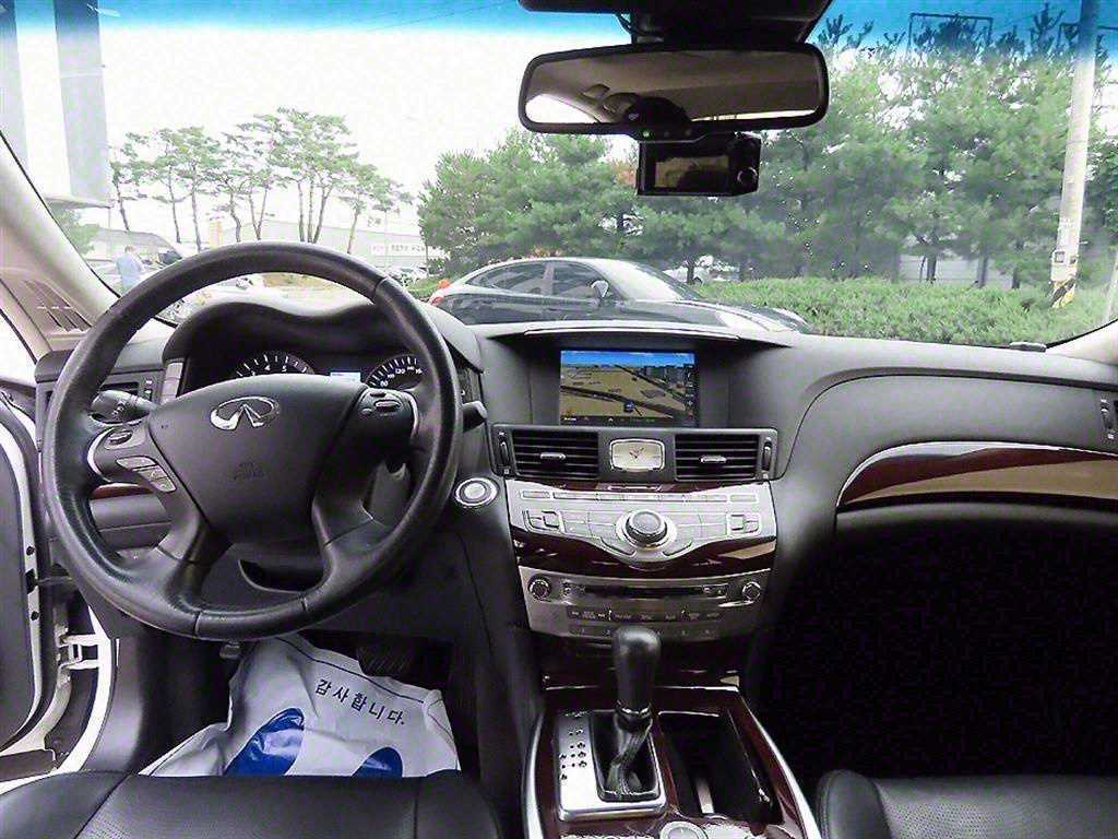 Infiniti Q - Vista 7