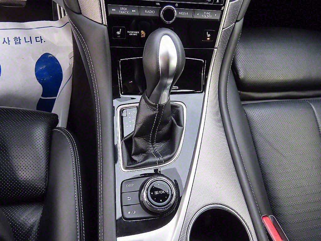 Infiniti Q - Vista 10