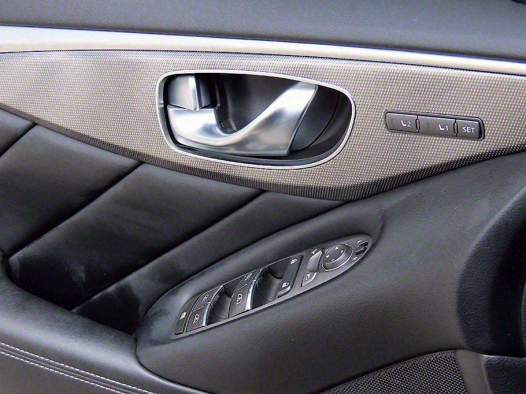 Infiniti Q - Vista 11