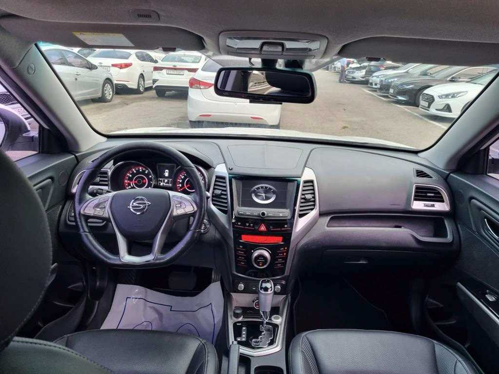 Ssangyong Tivoli - Vista 11