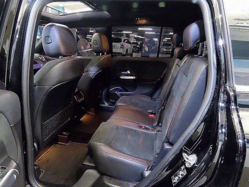 Mercedes Benz GLB Class - Vista 7