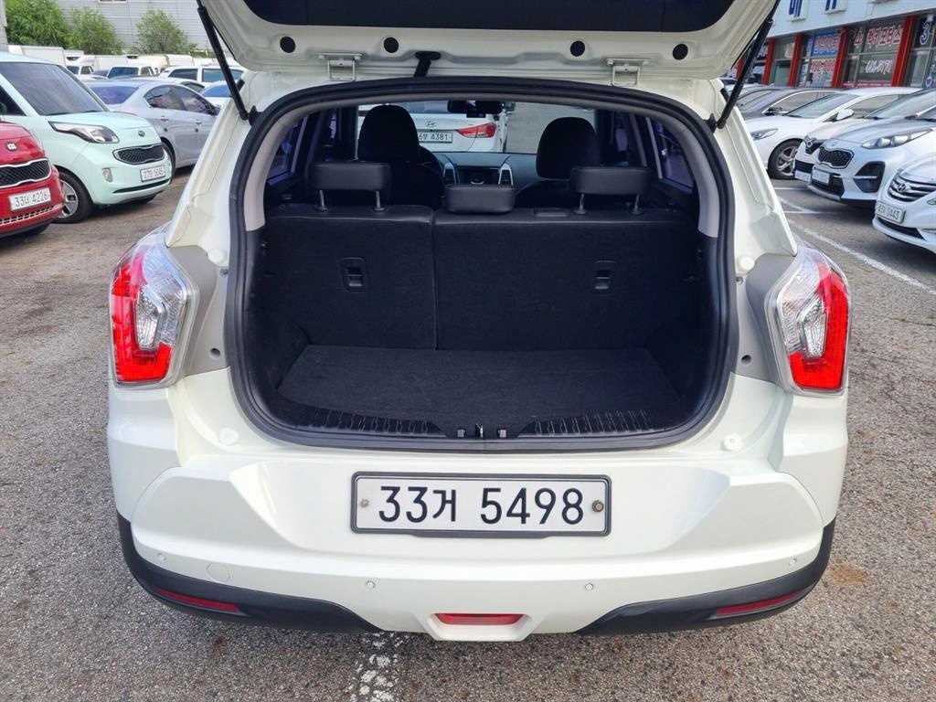 Ssangyong Tivoli - Vista 9