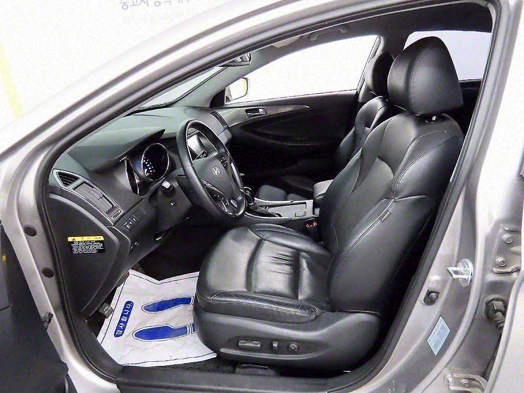 HYUNDAI Sonata - Vista 5