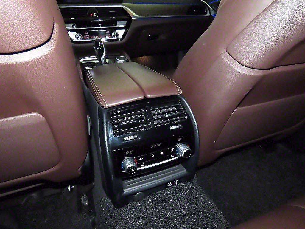 BMW 5 Series 2021 Negro - Importación desde Corea - HF Imports Iquique - Foto 16