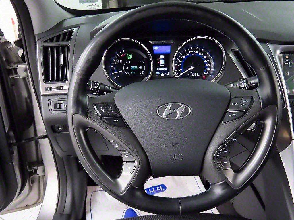 HYUNDAI Sonata - Vista 9