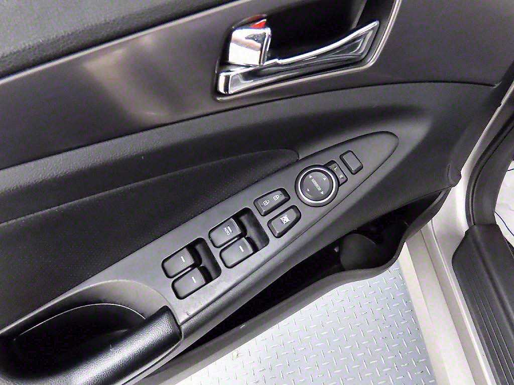 HYUNDAI Sonata - Vista 11