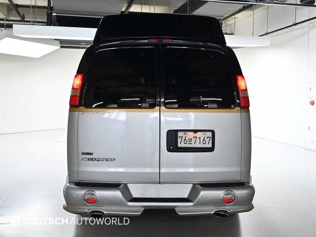 Chevrolet Express van - Vista 4