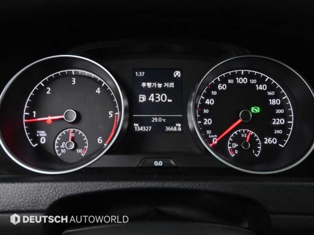 Volkswagen Golf - Vista 8