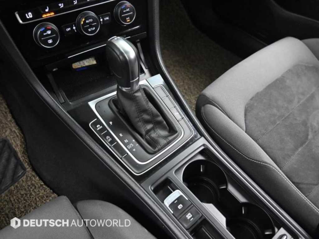 Volkswagen Golf - Vista 9