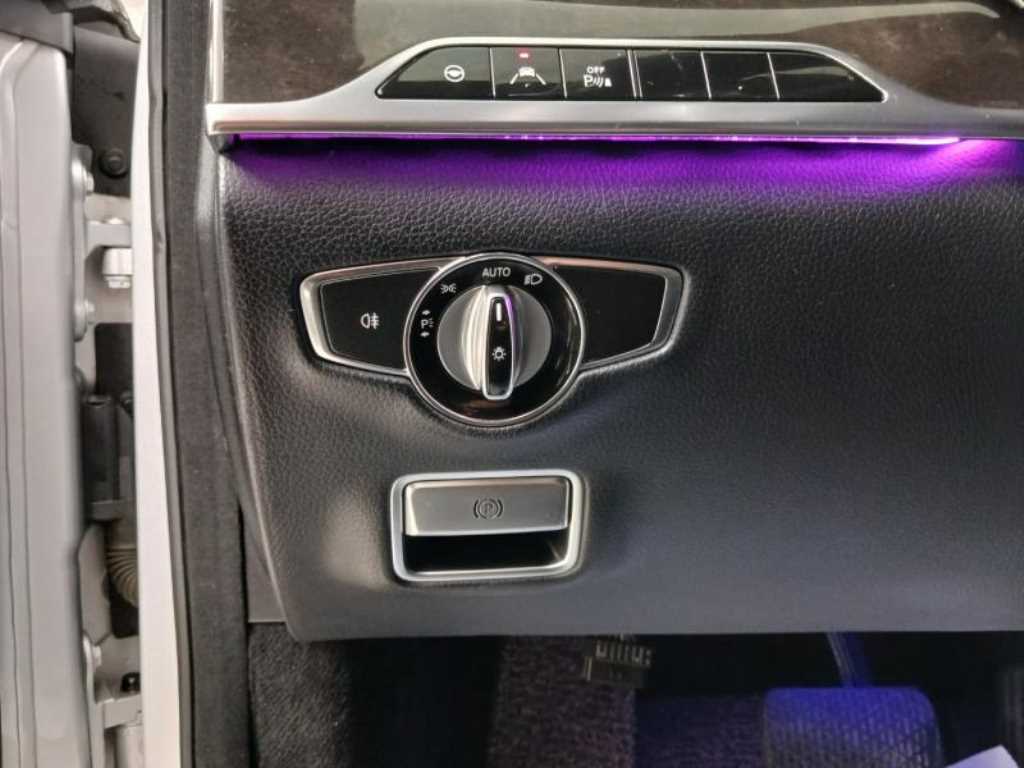 Mercedes Benz S Class - Vista 12