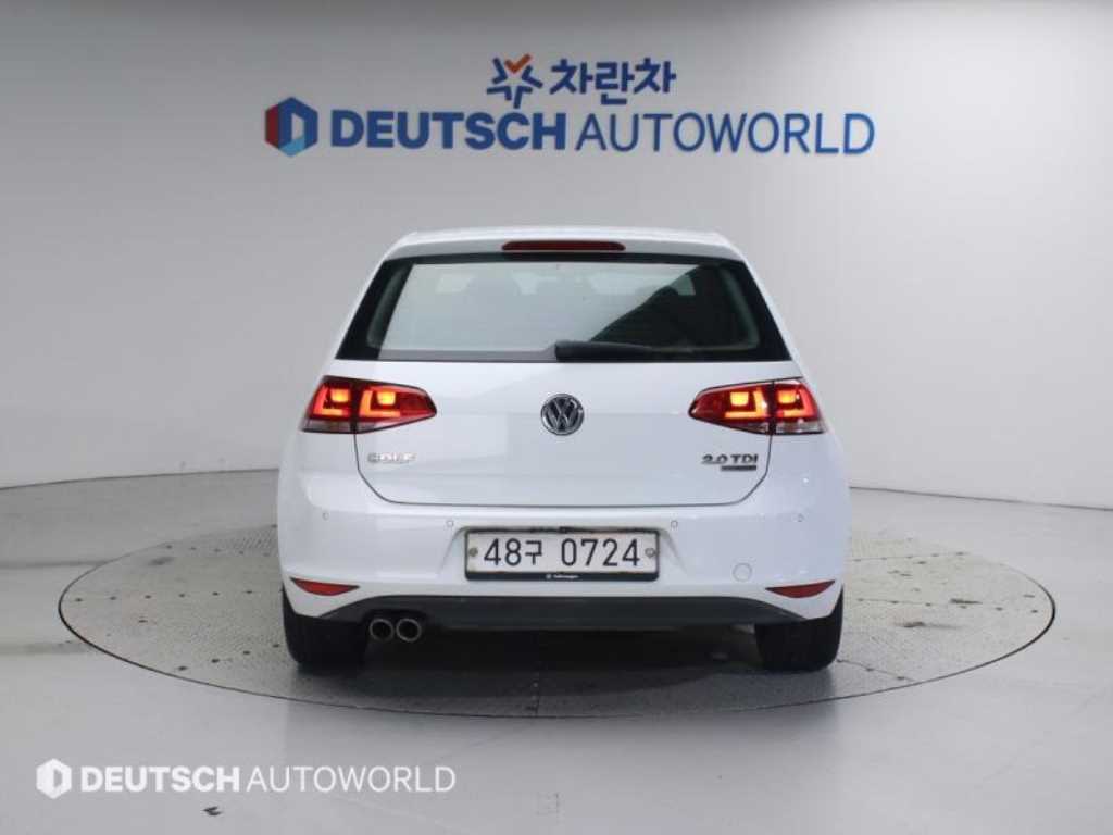 Volkswagen Golf - Vista 4