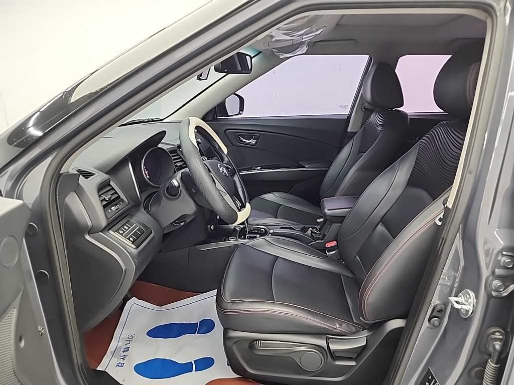 Ssangyong Tivoli - Vista 11