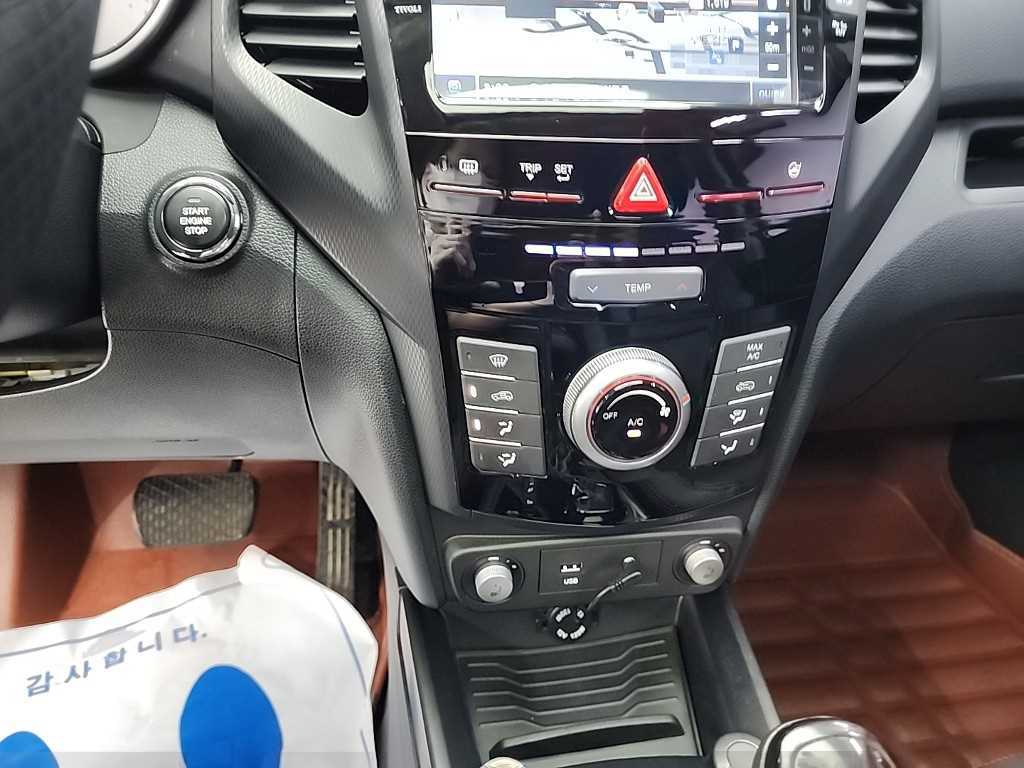 Ssangyong Tivoli - Vista 10