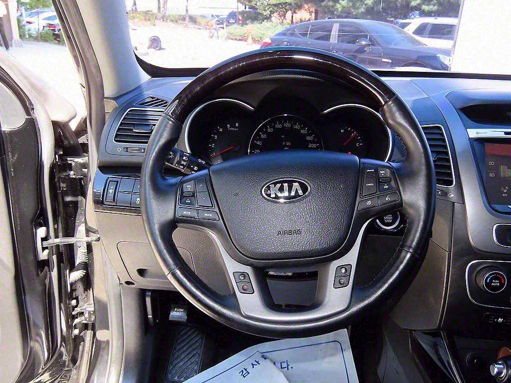 KIA Sorento - Vista 8