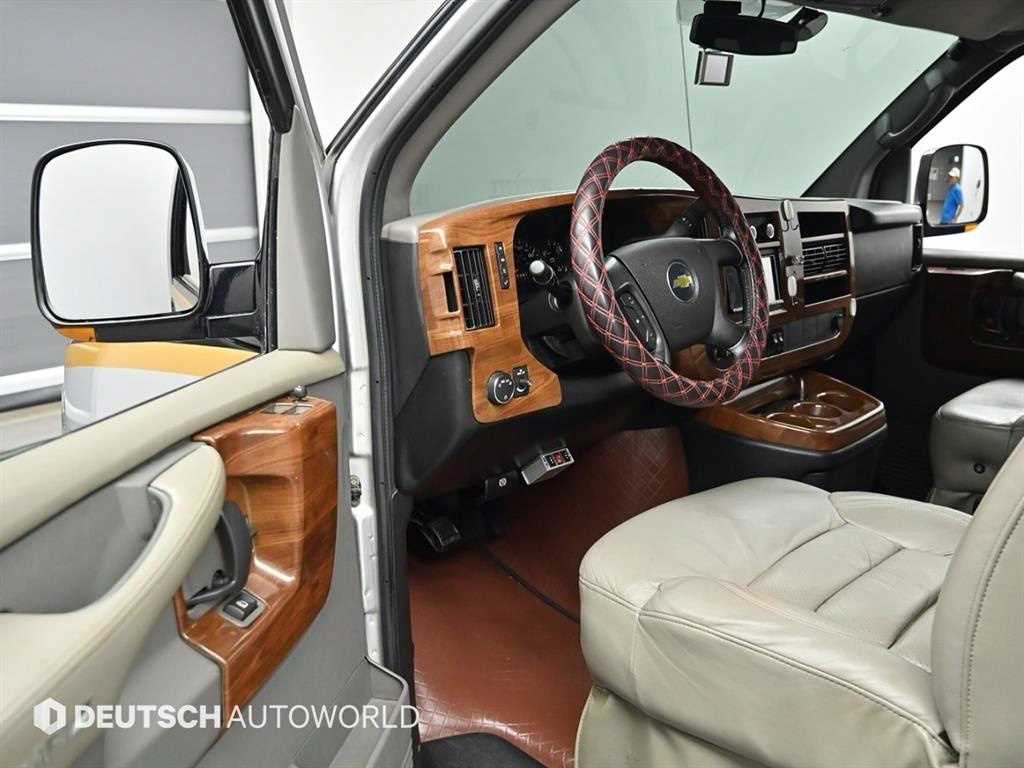 Chevrolet Express van - Vista 11