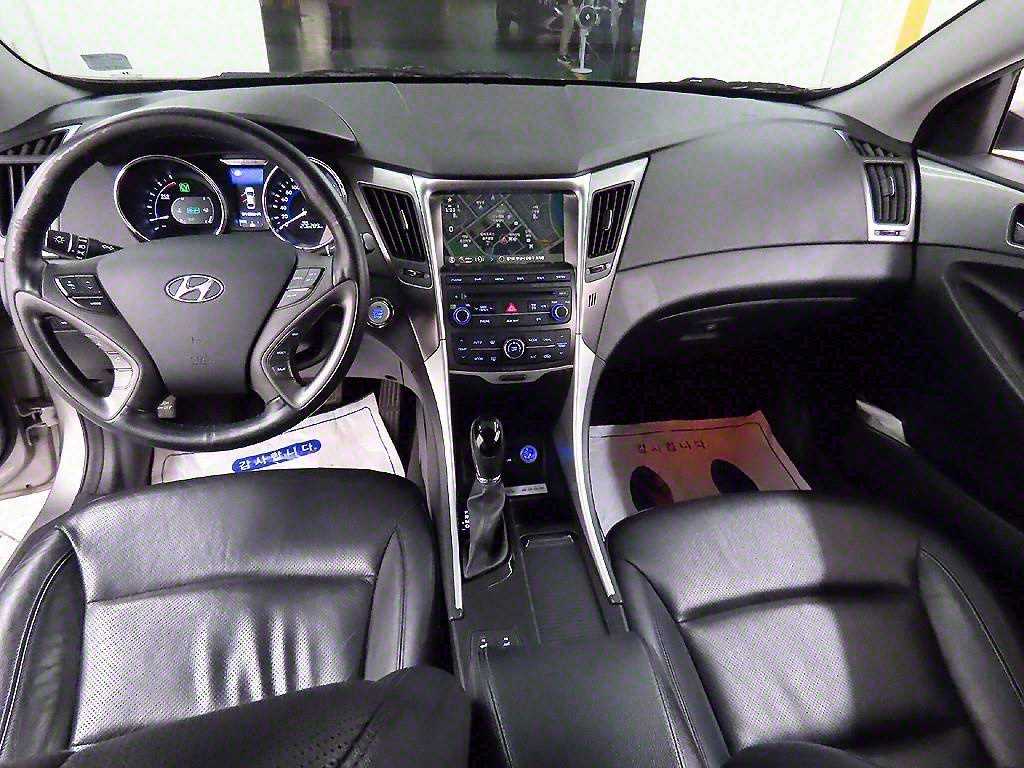 HYUNDAI Sonata - Vista 7