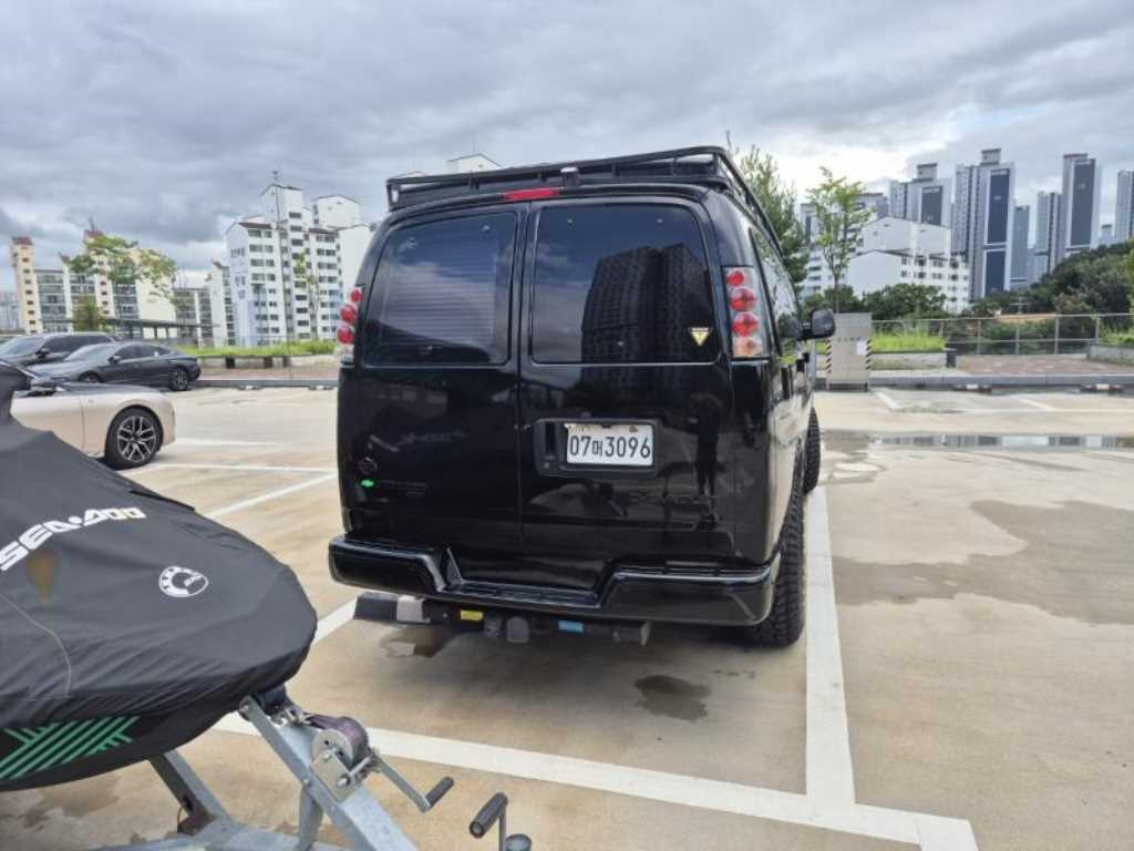 Chevrolet Express van - Vista 12