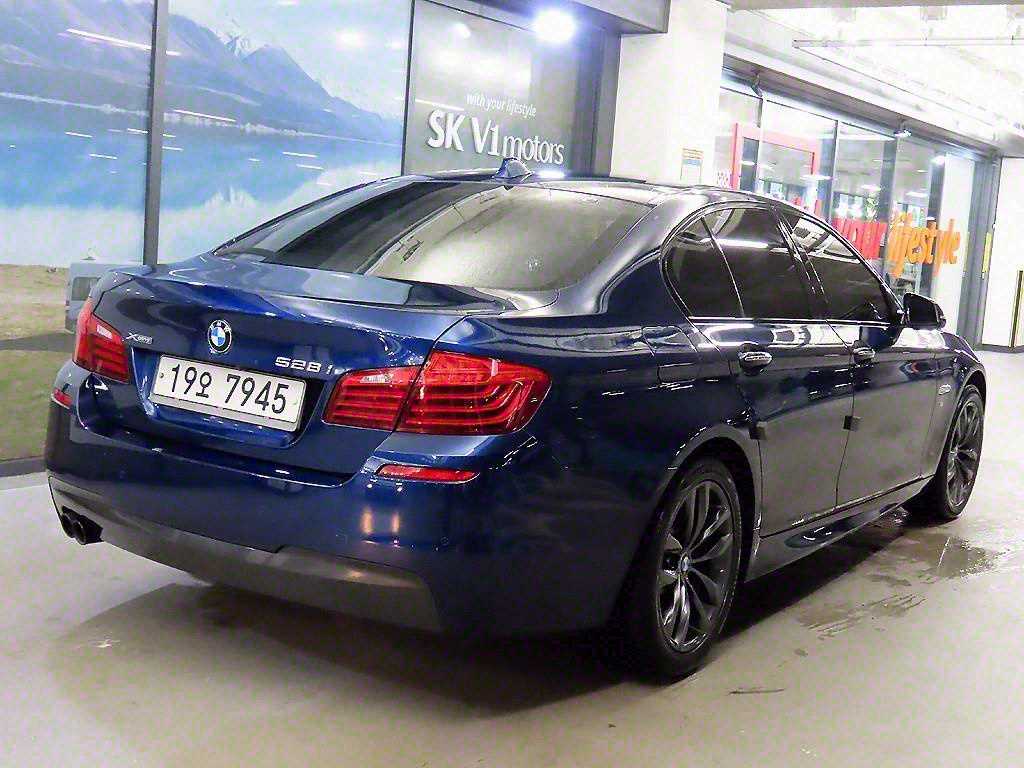 BMW 5 Series - Vista 4