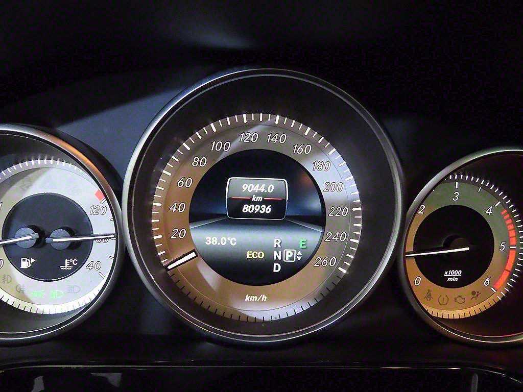 Mercedes Benz E class - Vista 9