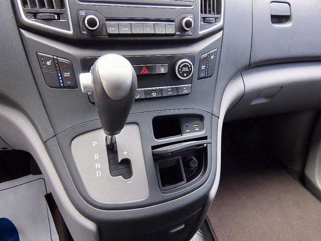 HYUNDAI Starex - Vista 11