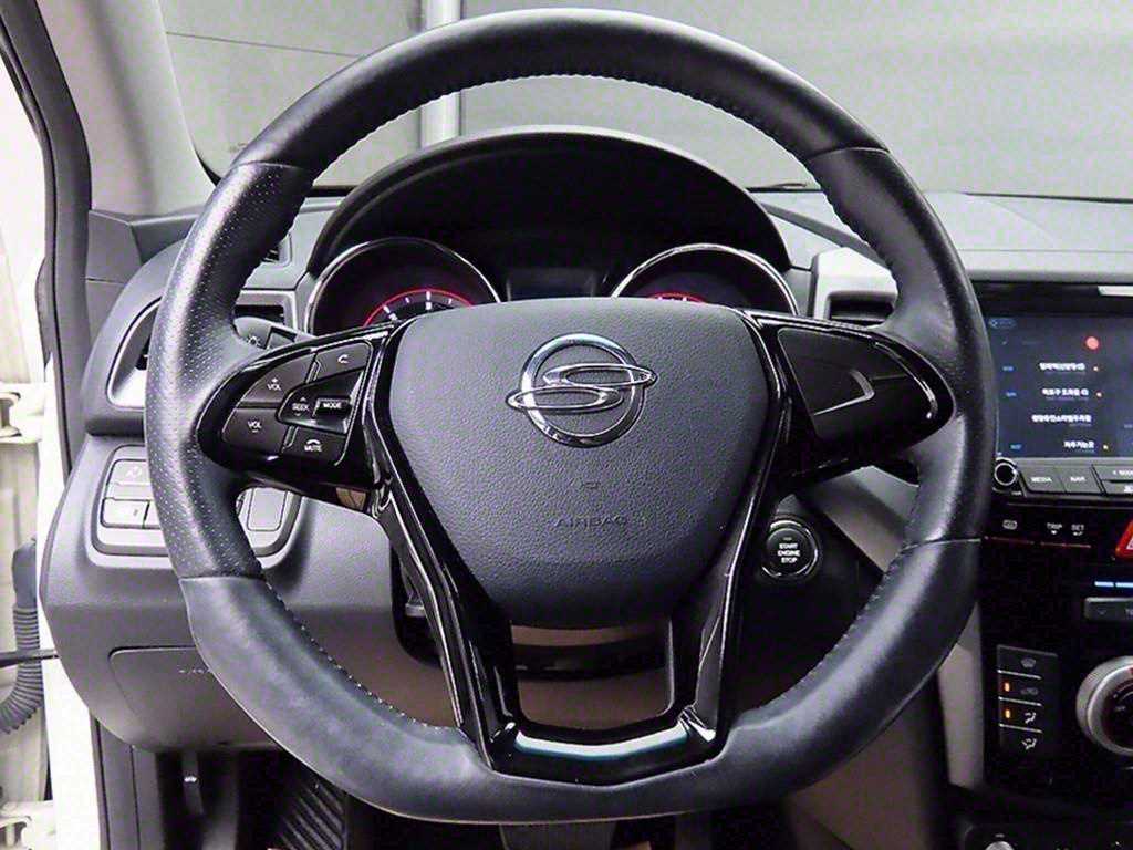 Ssangyong Tivoli - Vista 9