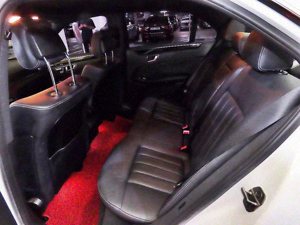 Mercedes Benz E class - Vista 7