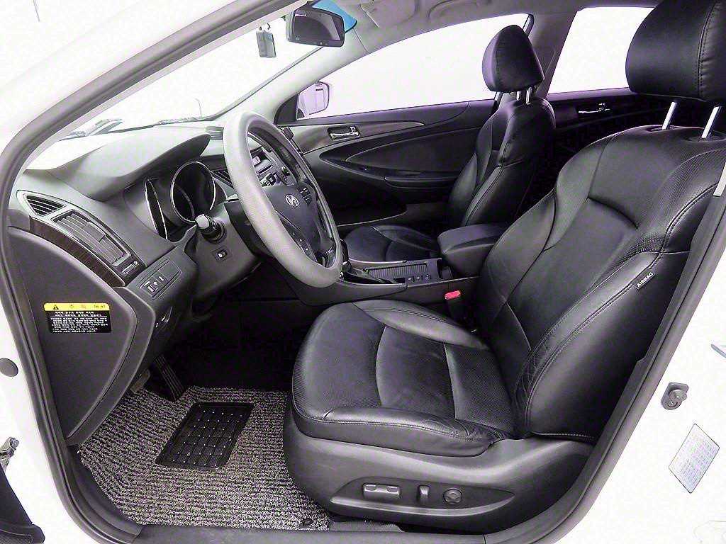 HYUNDAI Sonata - Vista 5