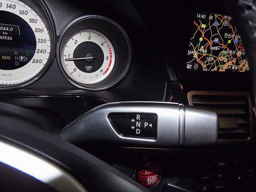 Mercedes Benz E class - Vista 12