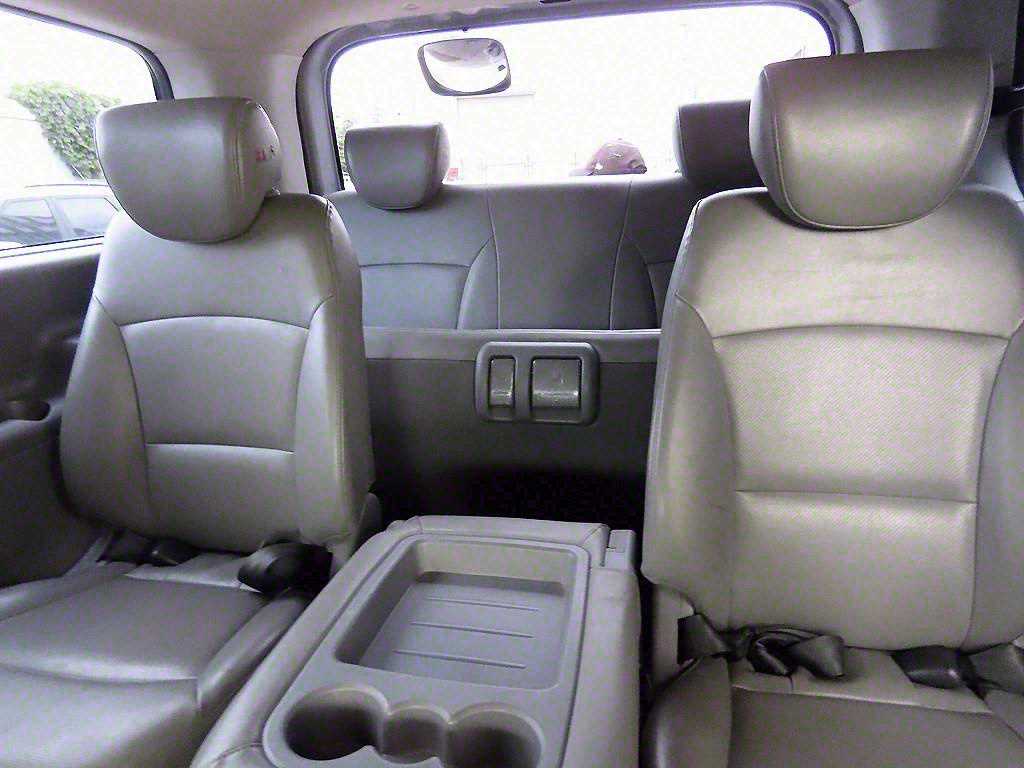 HYUNDAI Starex - Vista 7