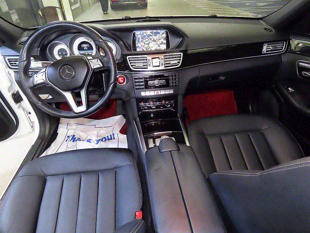 Mercedes Benz E class - Vista 10