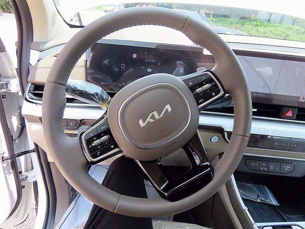 KIA Carnival - Vista 9