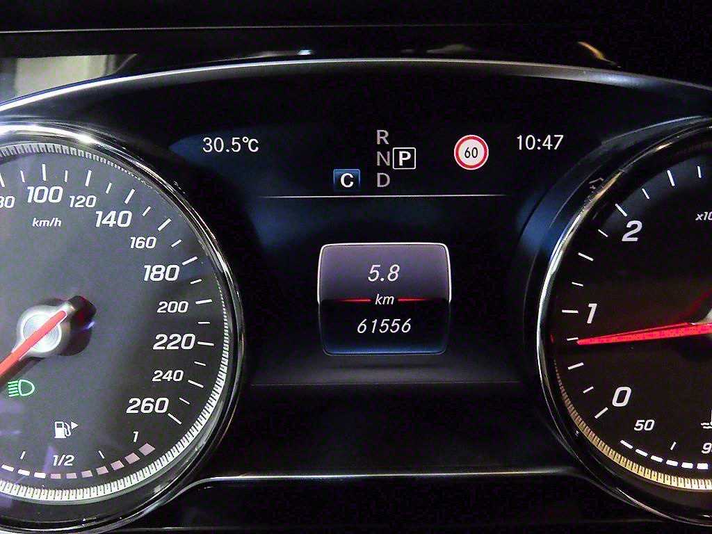 Mercedes Benz E class - Vista 9