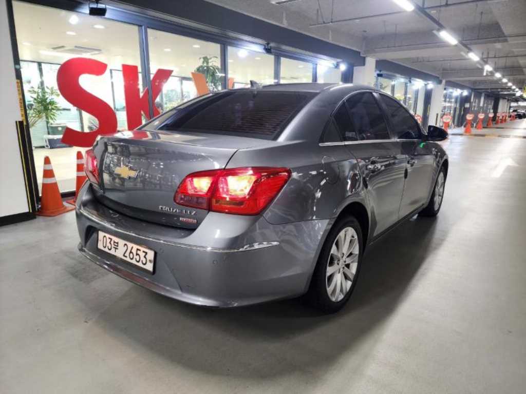 Chevrolet Cruise - Vista 5