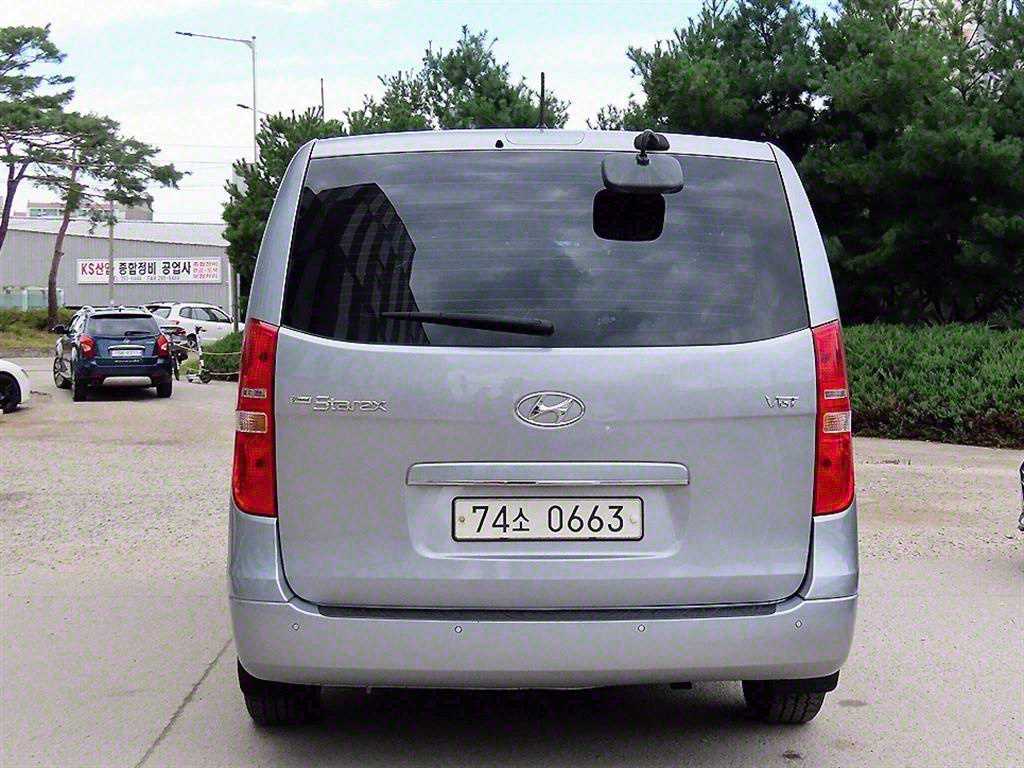 HYUNDAI Starex - Vista 4