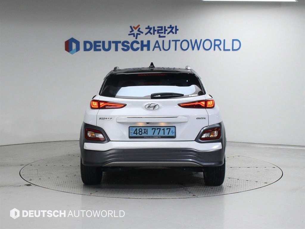 HYUNDAI Kona - Vista 4