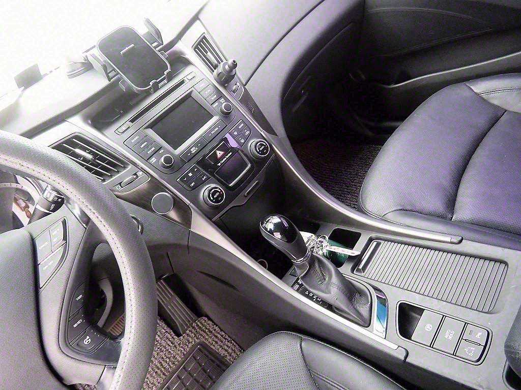 HYUNDAI Sonata - Vista 11