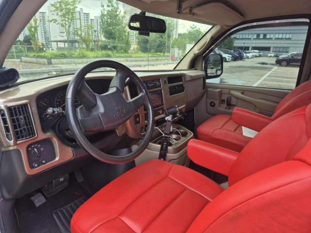 Chevrolet Express van - Vista 9