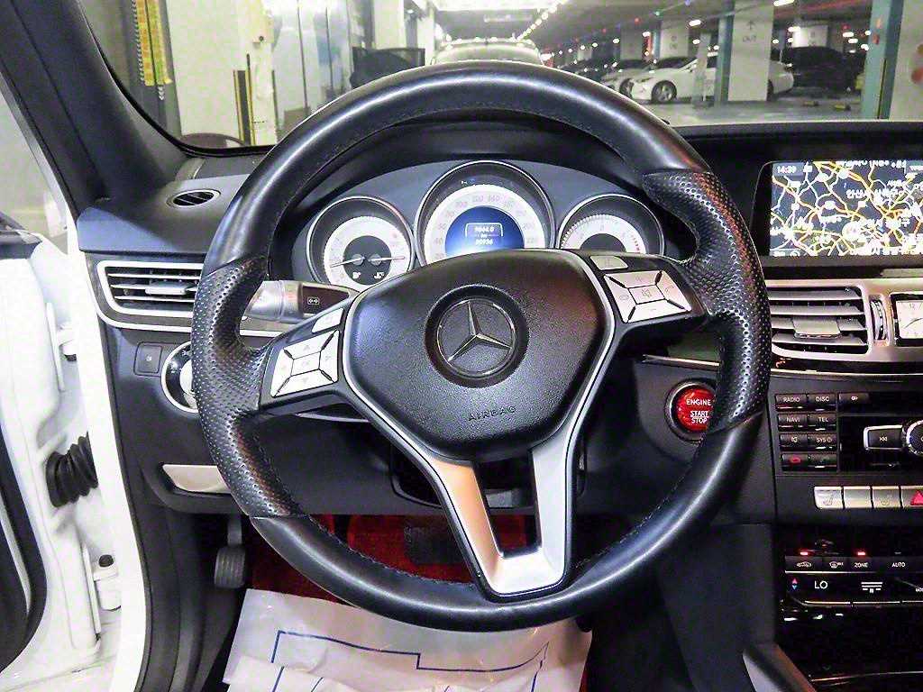 Mercedes Benz E class - Vista 8