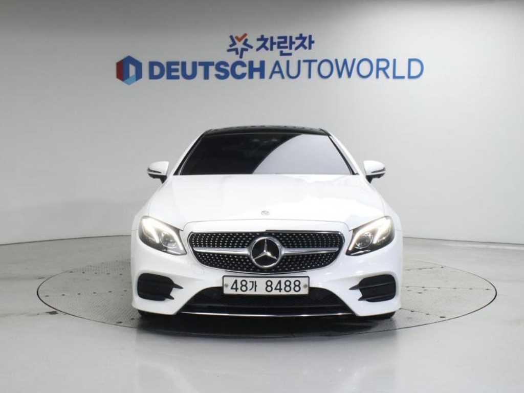 Mercedes Benz E class - Vista 3