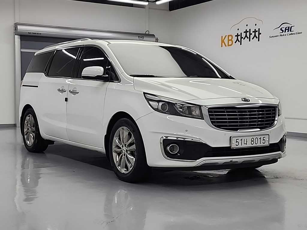 KIA Carnival - Vista 5