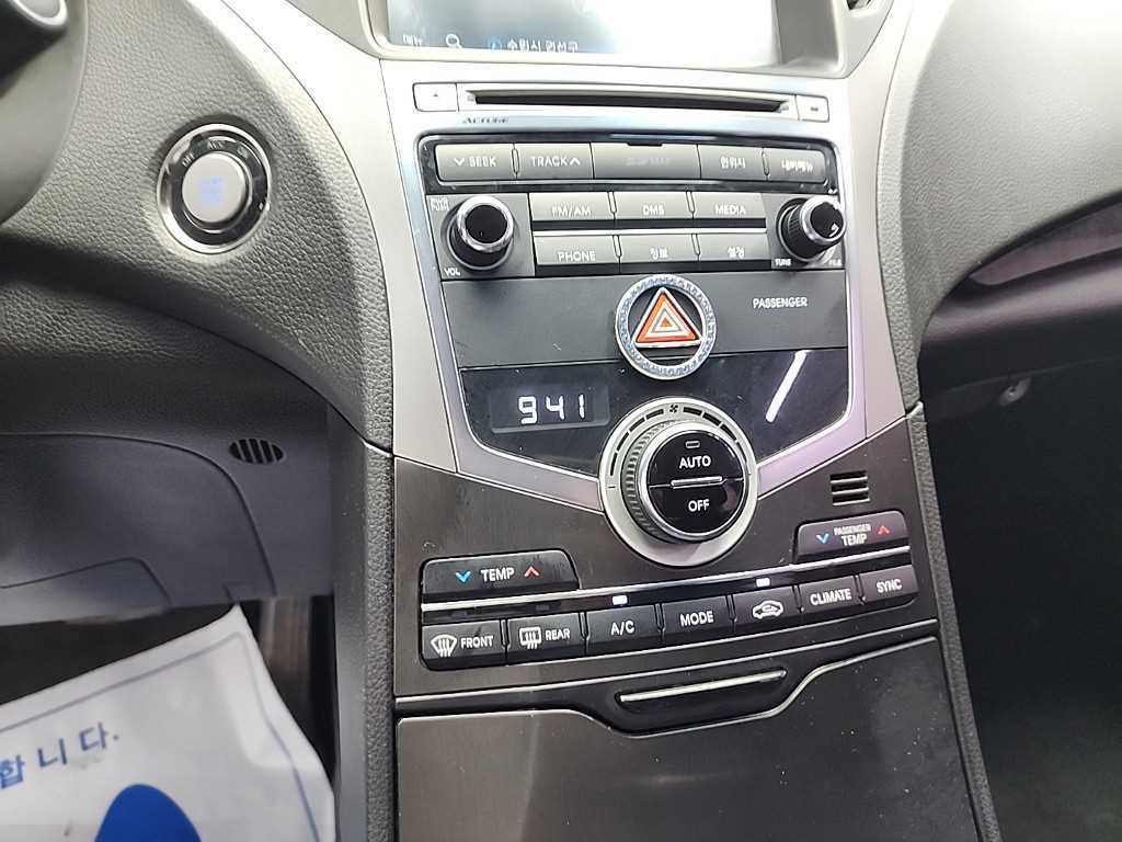 HYUNDAI Grandeur - Vista 10