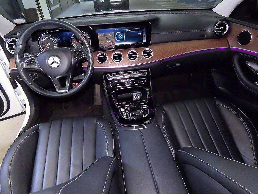 Mercedes Benz E class - Vista 10