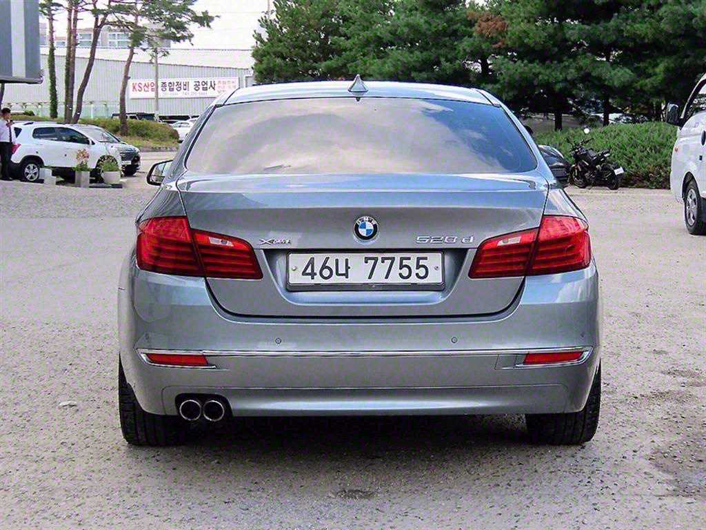 BMW 5 Series - Vista 4