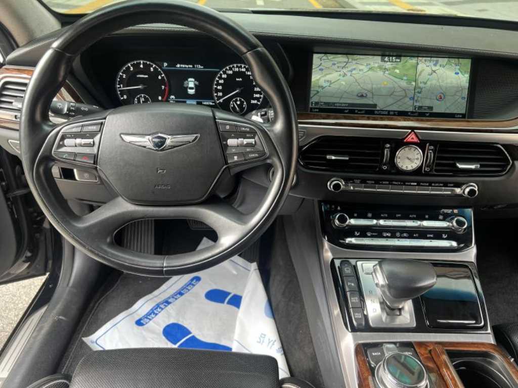 Genesis EQ900 - Vista 10